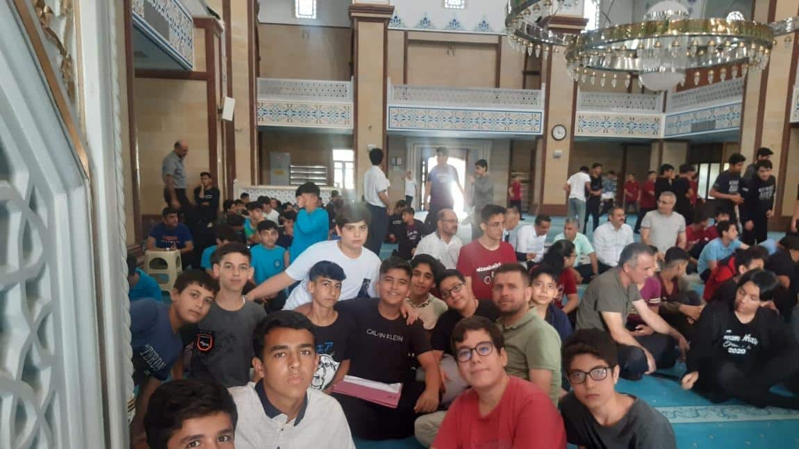 Okulumuz Ramazanoğlu Camisi İmam Hatip Şenliğine Katıldı.
